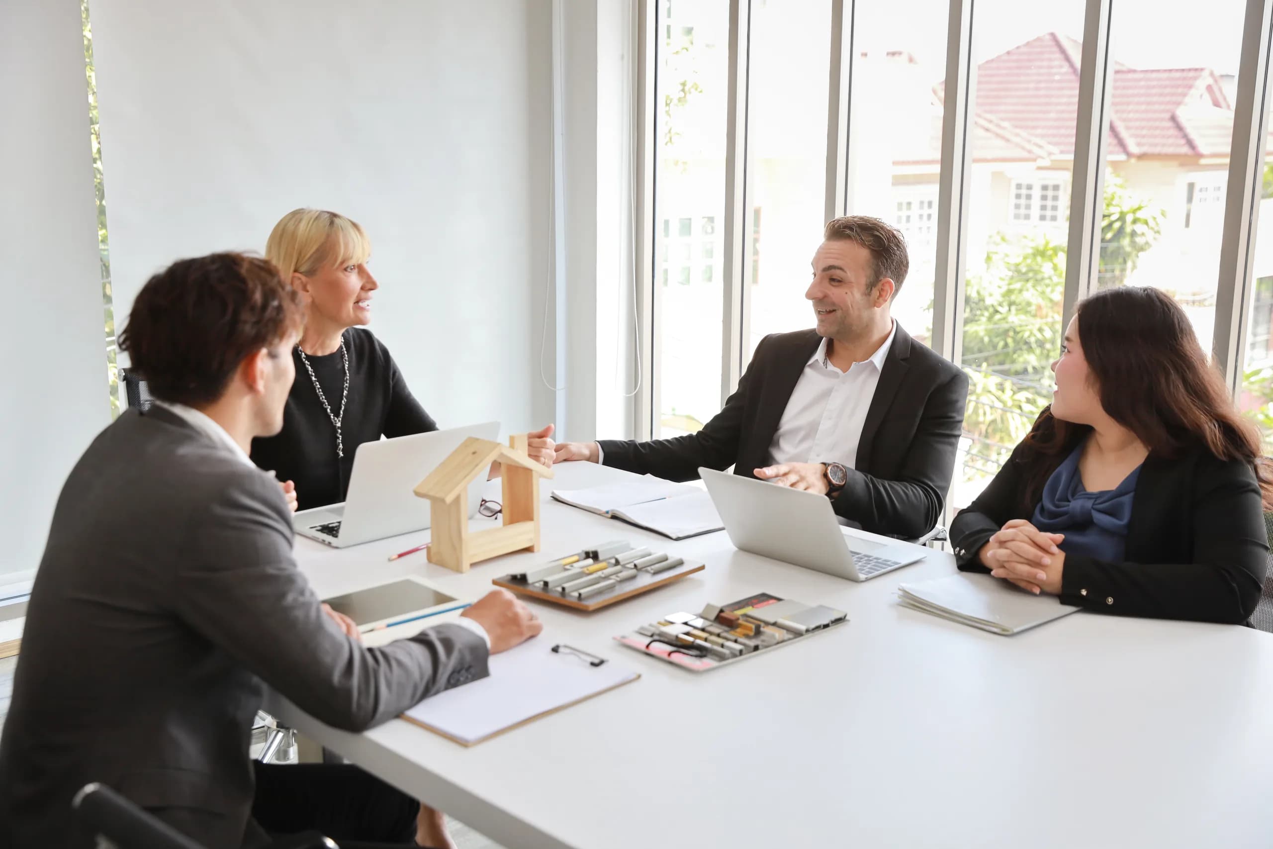 Discovery consultation between client and architect